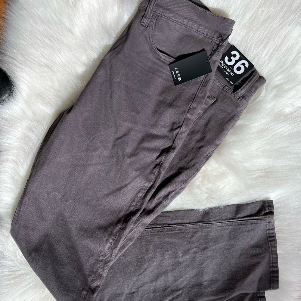 Joe's Jeans-The Brixton-straight + narrow  Size 36